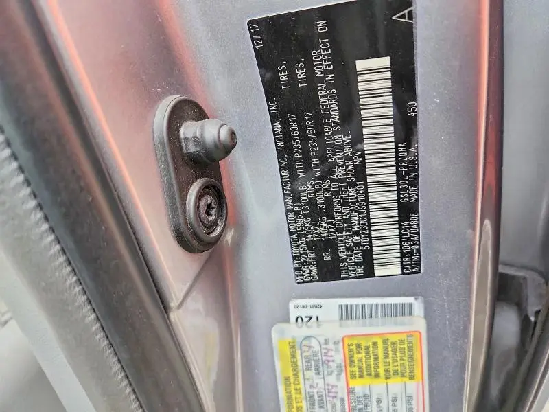 2018 TOYOTA SIENNA XLE 8-PASSENGER  