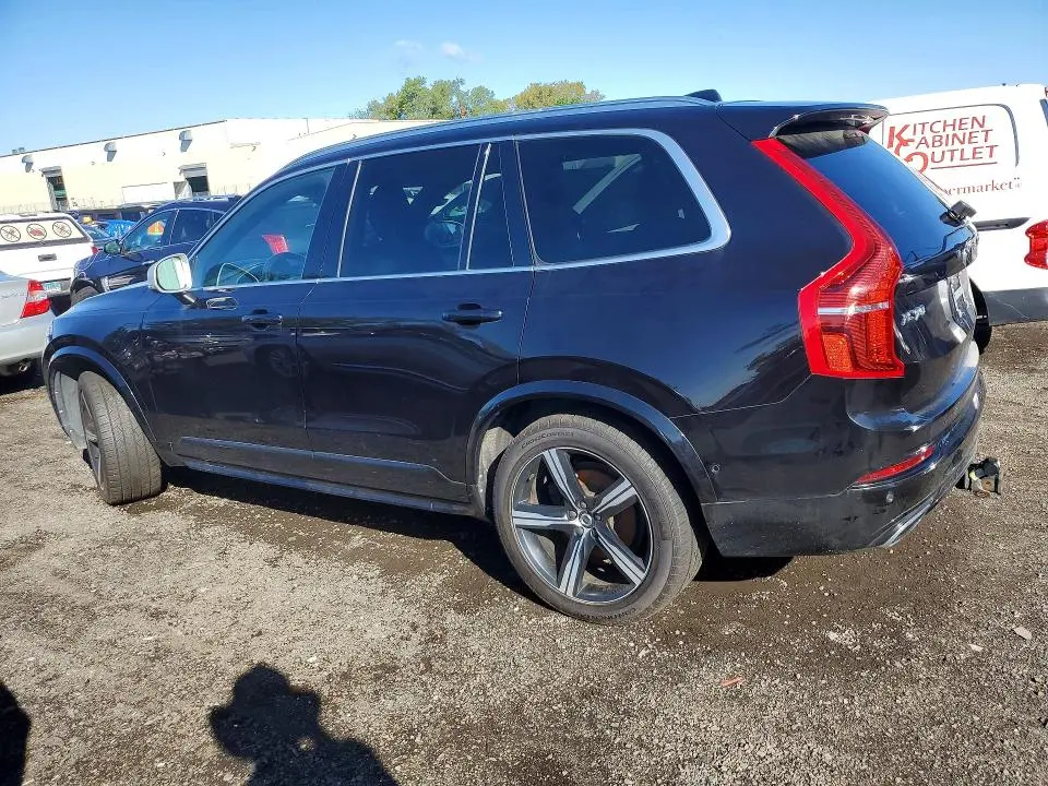 2017 VOLVO XC90 T6  