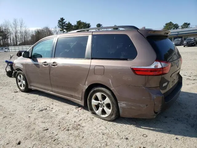 2018 TOYOTA SIENNA LE