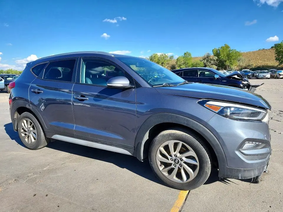 2017 HYUNDAI TUCSON SE PLUS  