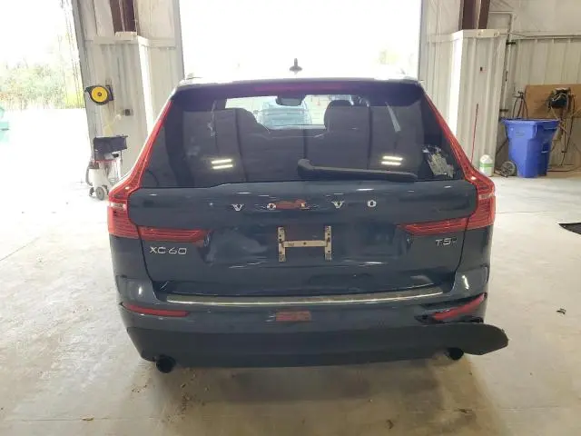 2018 VOLVO XC60 T5 MOMENTUM  