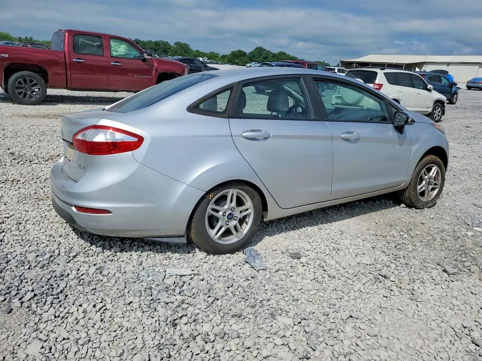 2017 FORD FIESTA SE  