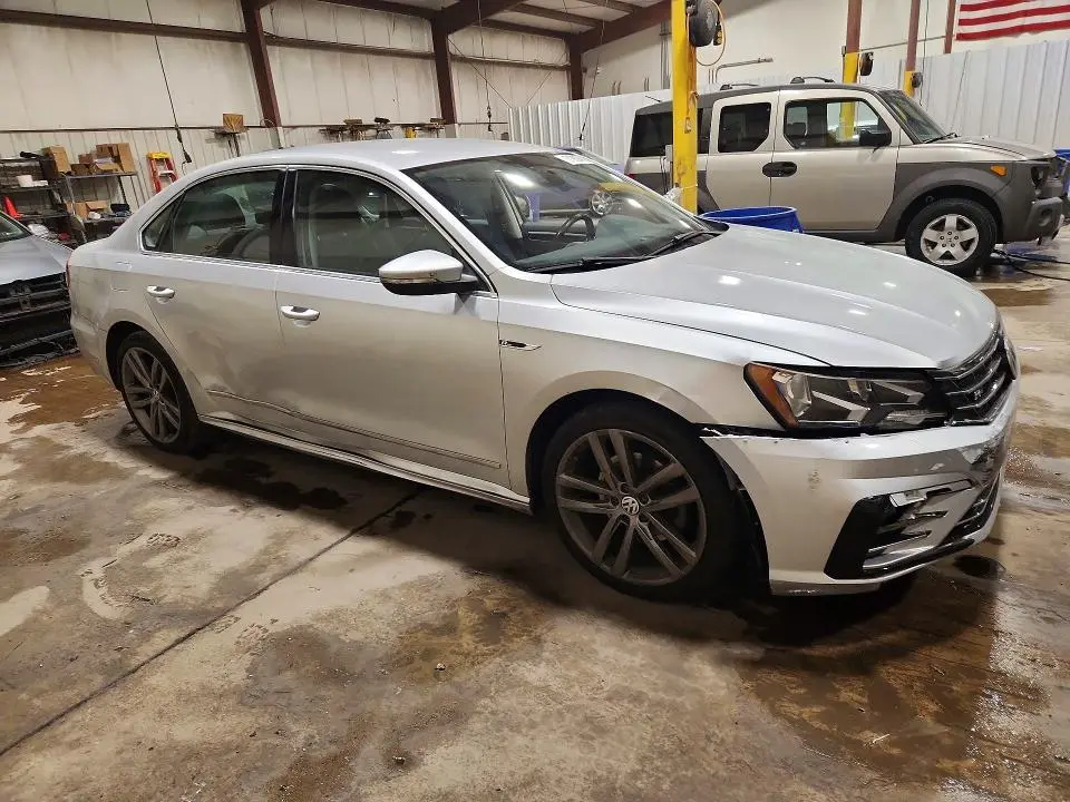 2017 VOLKSWAGEN PASSAT R-LINE  