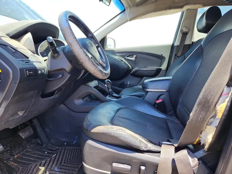 2015 HYUNDAI TUCSON SE  