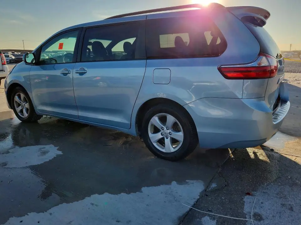2015 TOYOTA SIENNA LE  