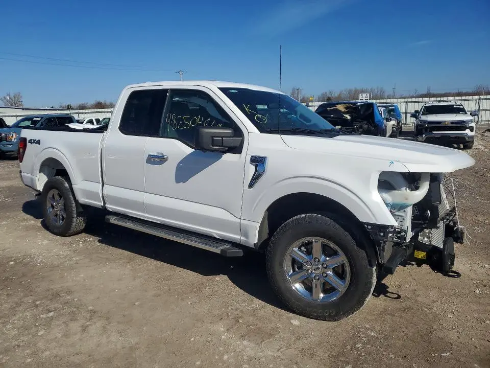 2024 FORD F150 XLT  