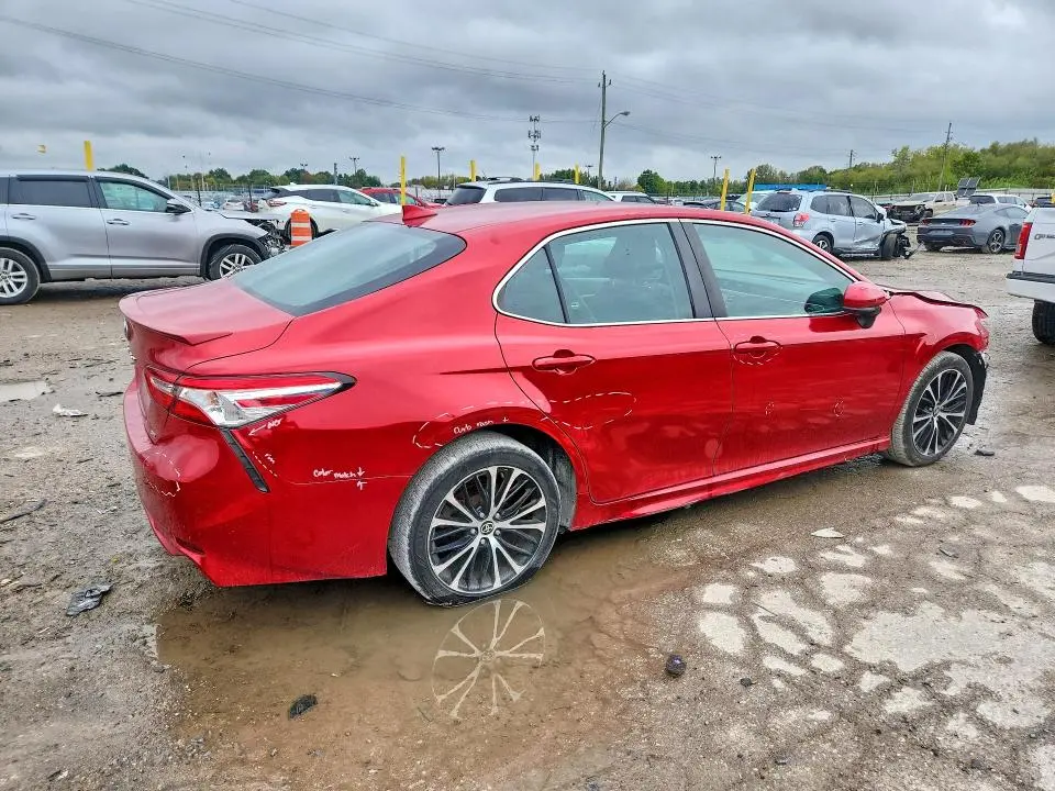 2020 TOYOTA CAMRY SE  