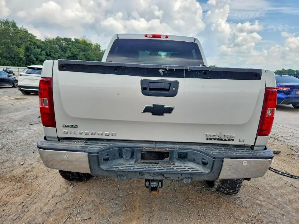 2011 CHEVROLET SILVERADO C1500 LT  