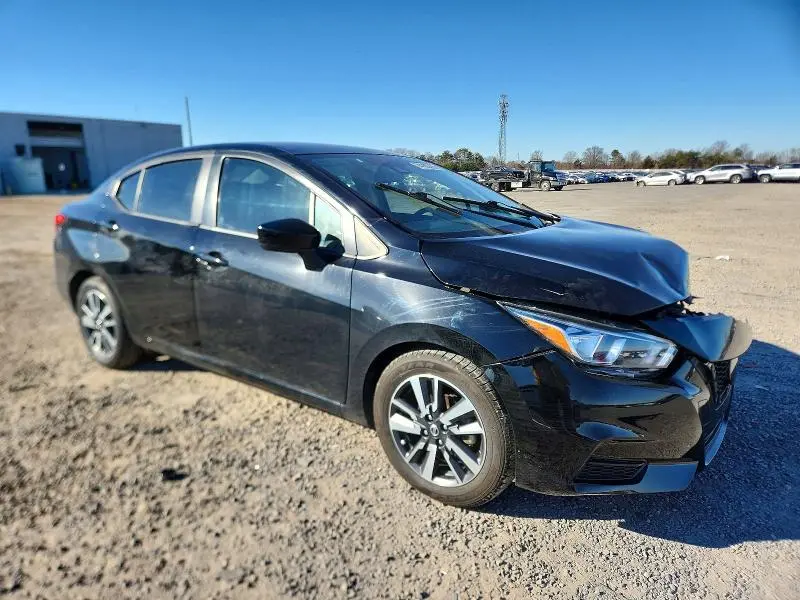 2022 NISSAN VERSA SV  