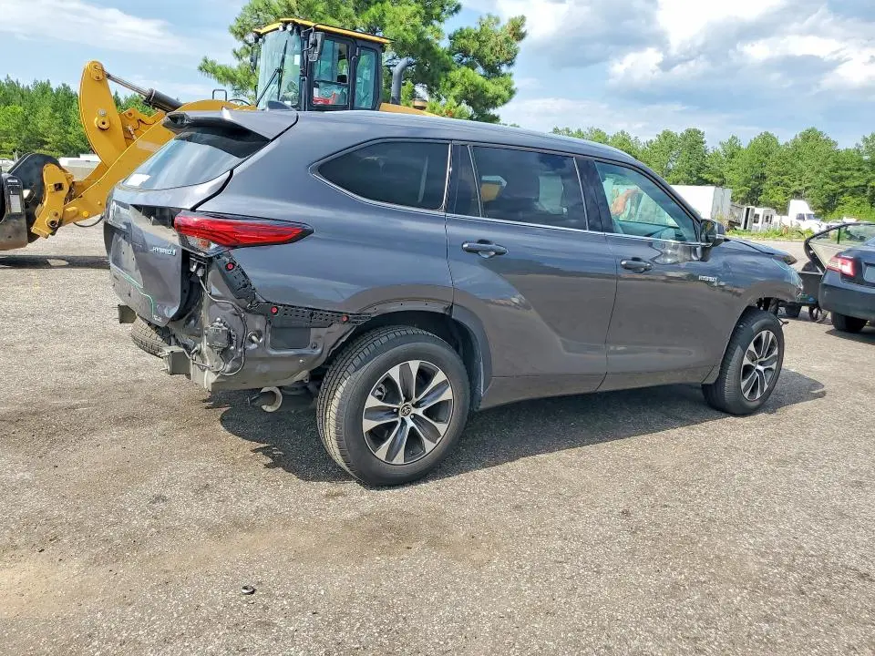 2021 TOYOTA HIGHLANDER HYBRID XLE  