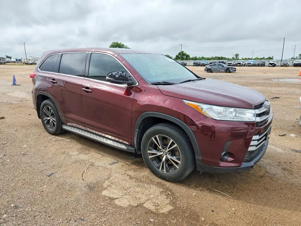 2018 TOYOTA HIGHLANDER LE  