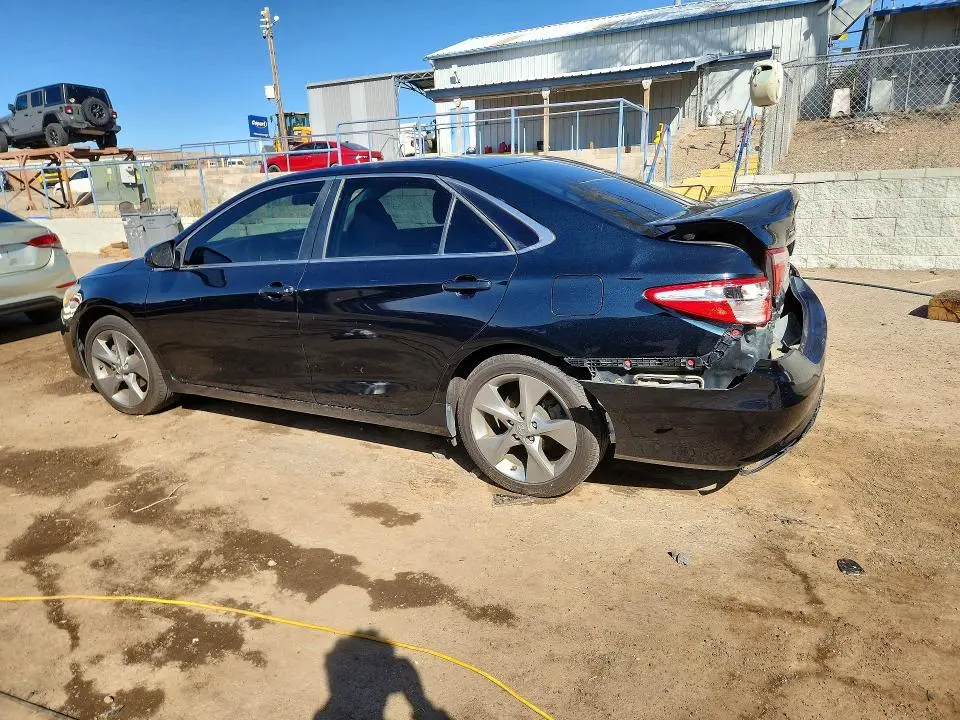 2016 TOYOTA CAMRY LE  