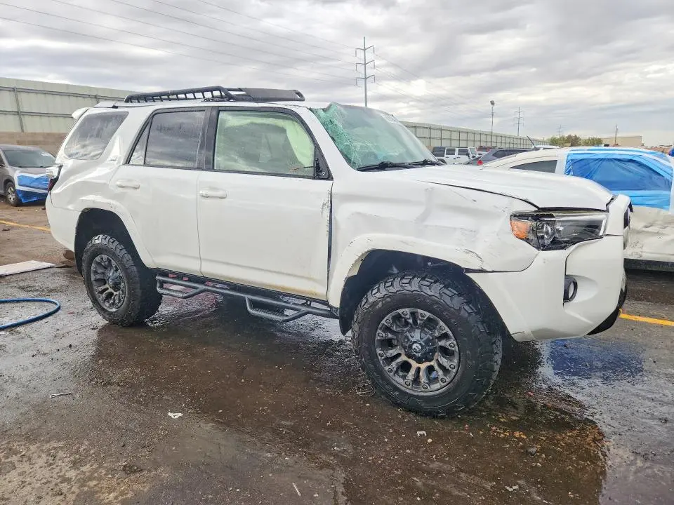 2016 TOYOTA 4RUNNER SR5  