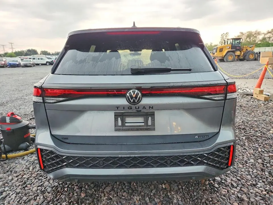 2025 VOLKSWAGEN TIGUAN SE R-LINE BLACK  