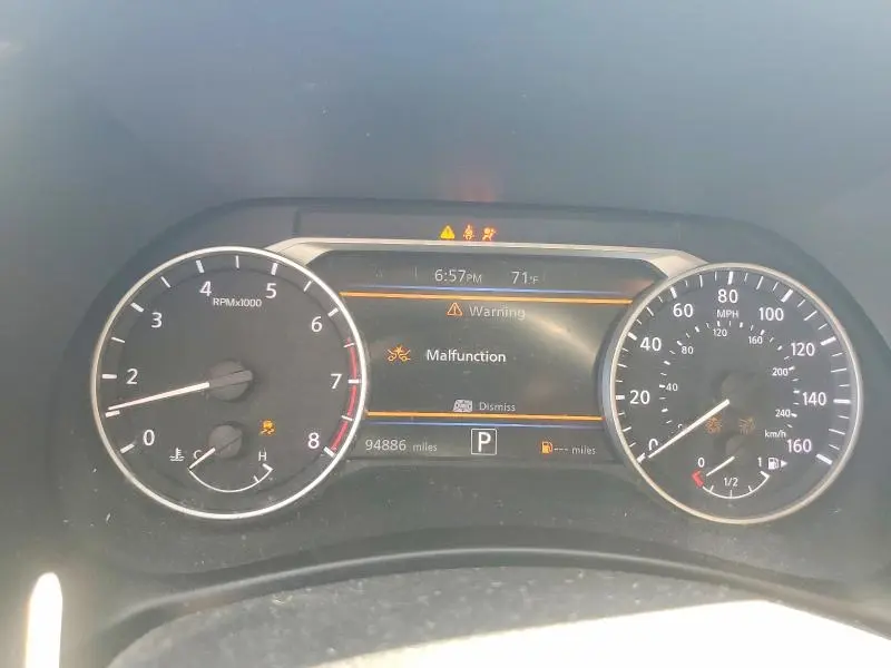 2023 NISSAN SENTRA SR  