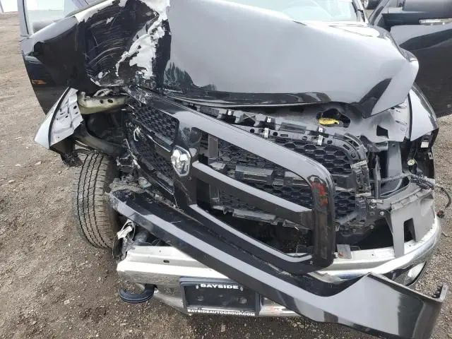 2016 RAM 1500 SLT