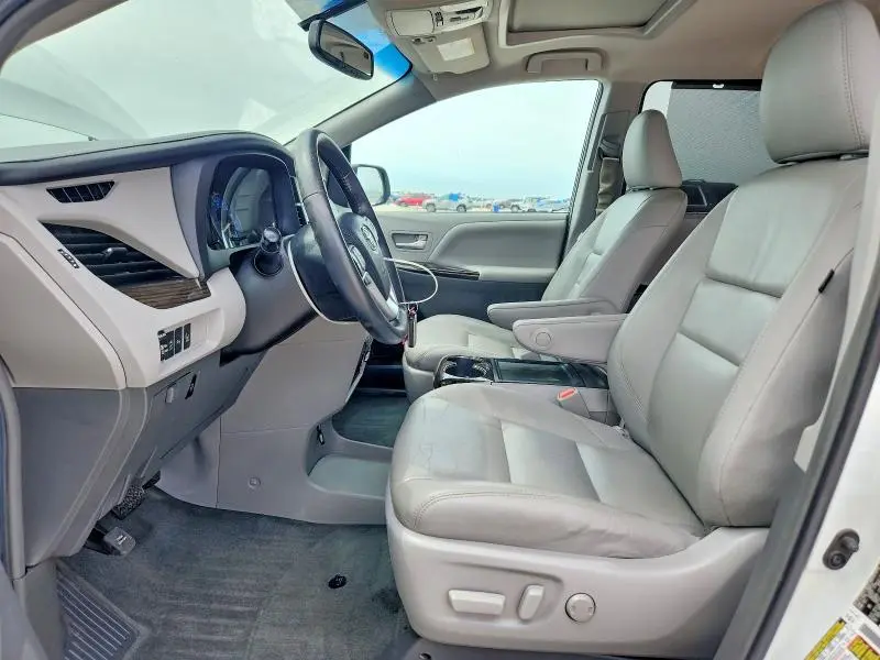 2017 TOYOTA SIENNA XLE 7-PASSENGER  