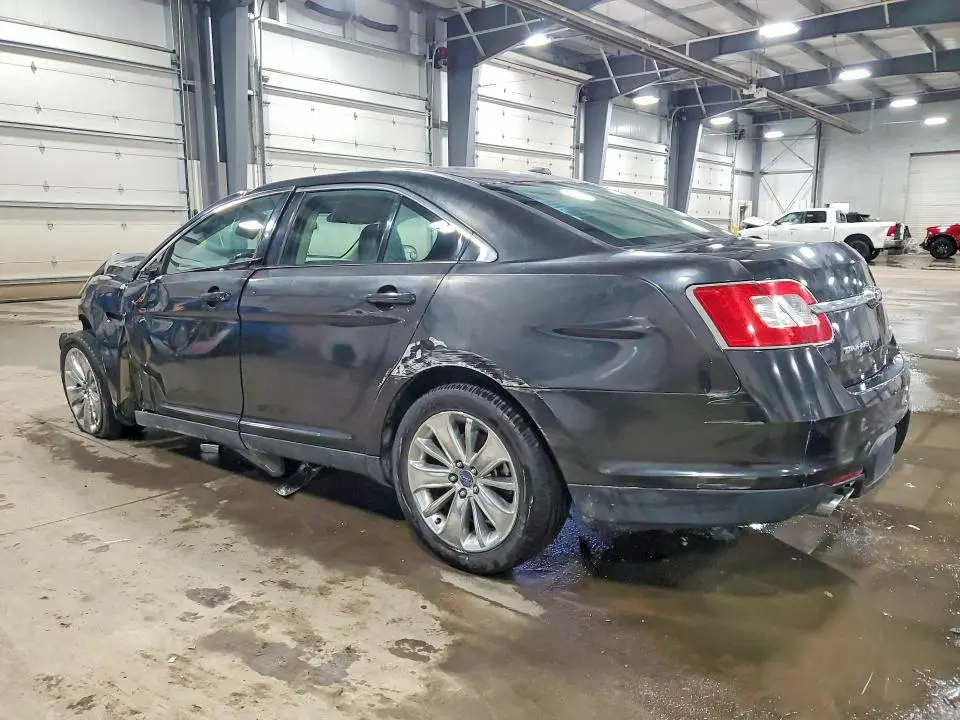 2010 FORD TAURUS LIMITED  