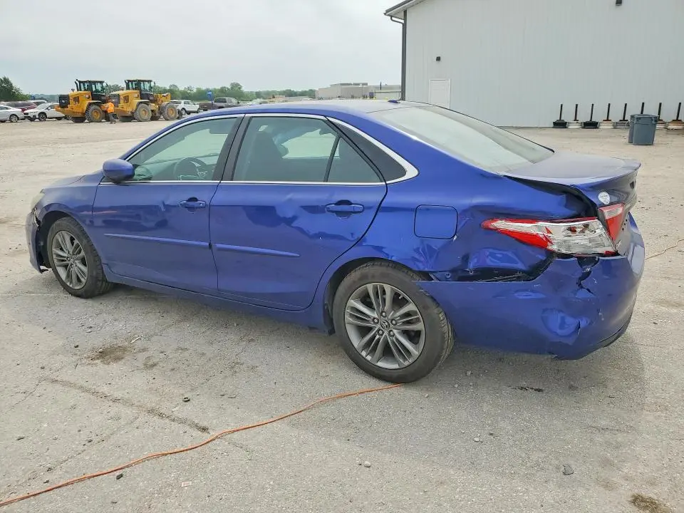 2016 TOYOTA CAMRY SE  