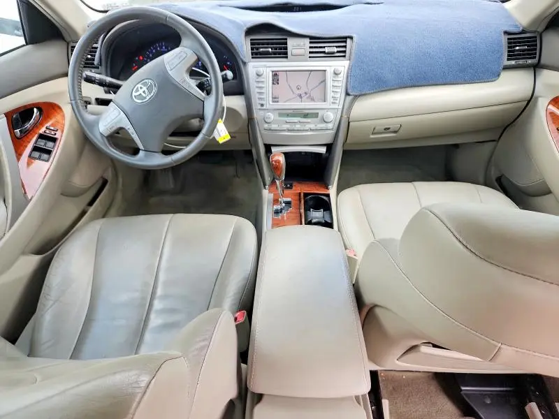 2010 TOYOTA CAMRY XLE  