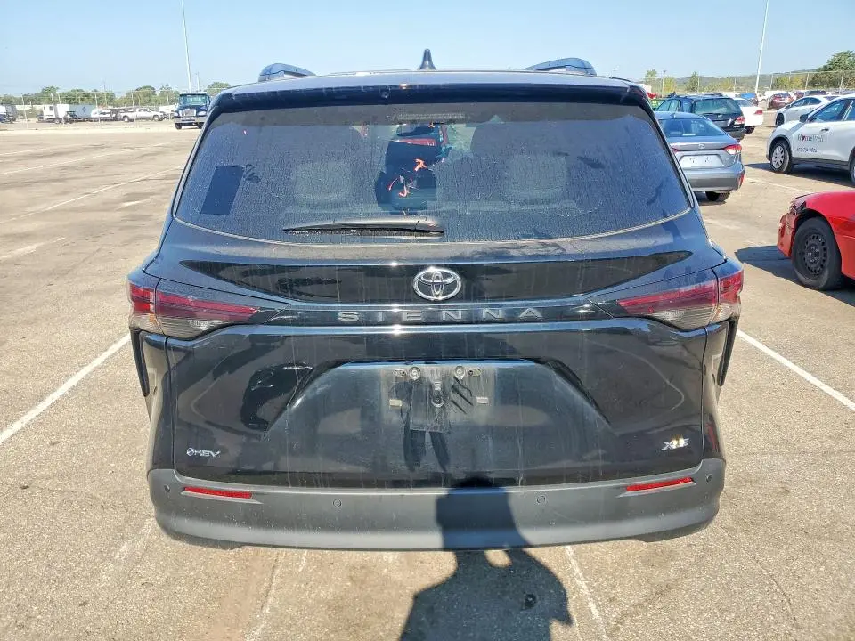 2026 TOYOTA SIENNA XLE 8-PASSENGER  