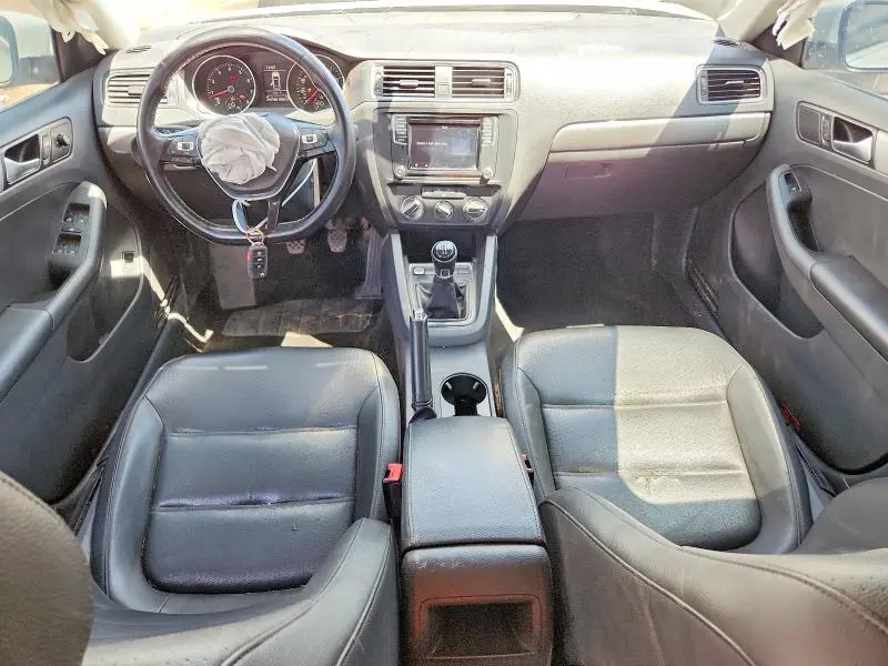 2017 VOLKSWAGEN JETTA SE  