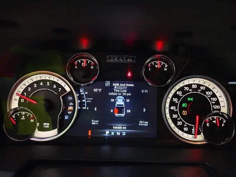 2018 RAM 1500 SLT  