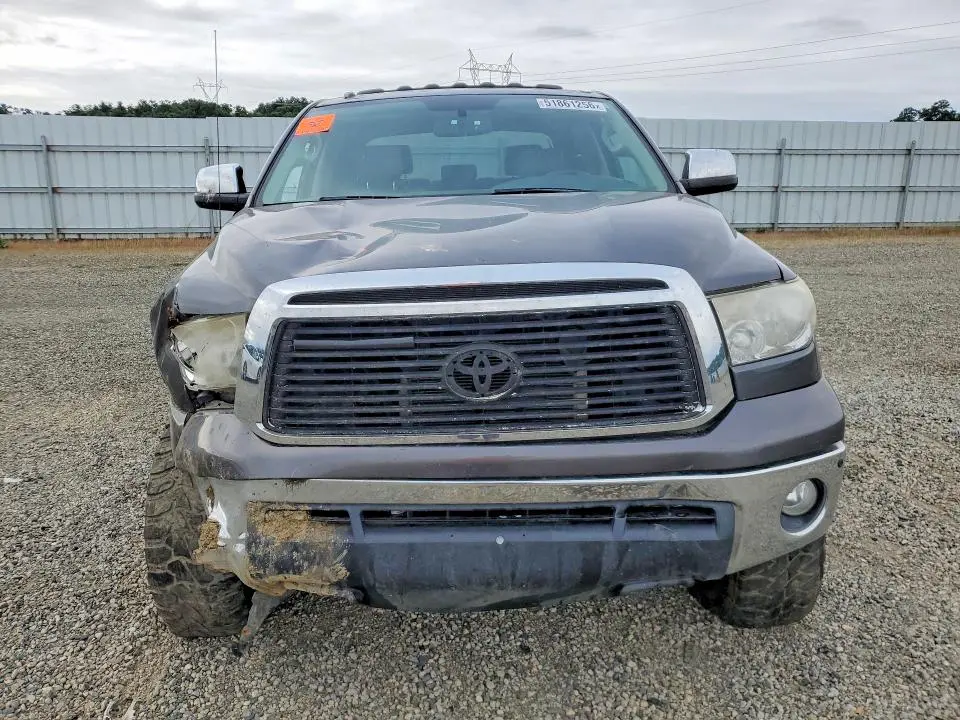 2013 TOYOTA TUNDRA PLATINUM  