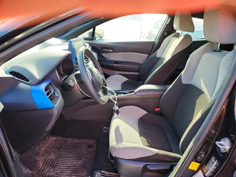2019 TOYOTA C-HR XLE  