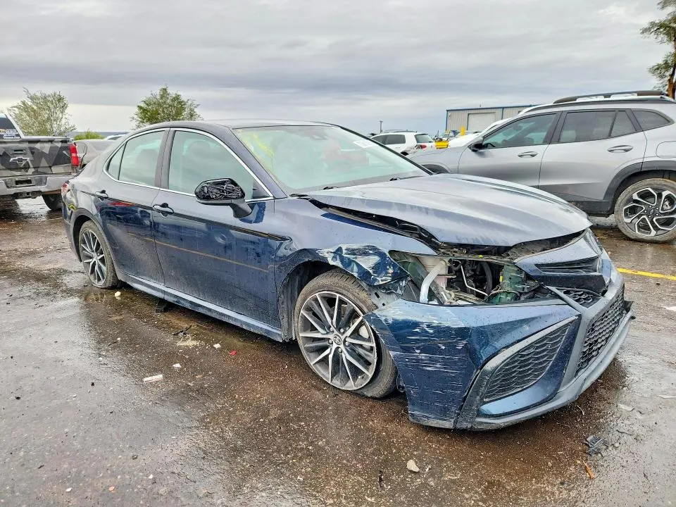 2021 TOYOTA CAMRY SE  