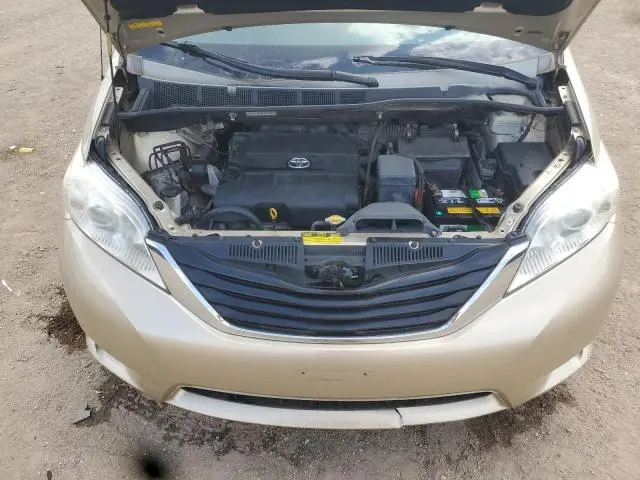 2011 TOYOTA SIENNA LE  