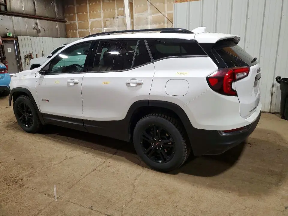 2023 GMC TERRAIN AT4  