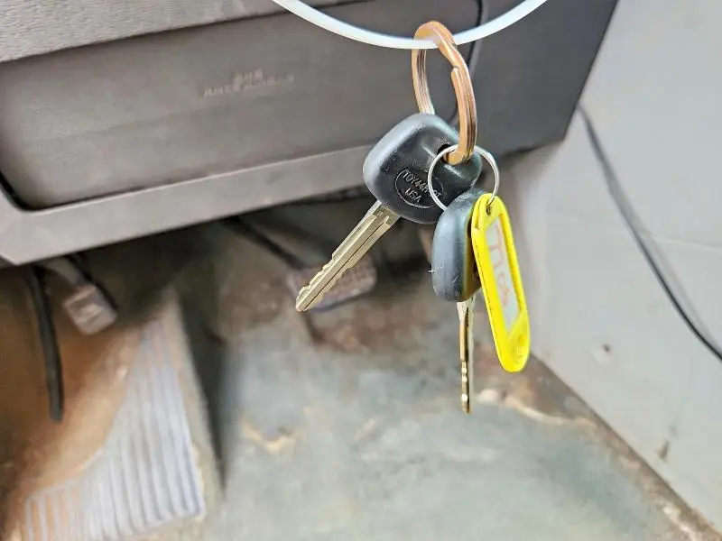 2017 TOYOTA SIENNA LE  