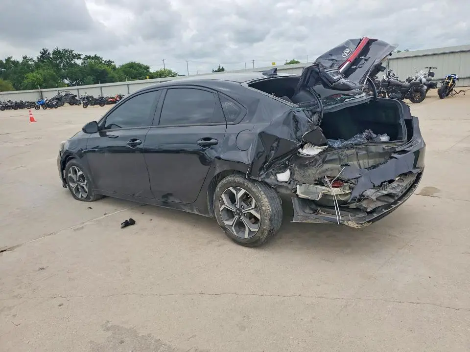 2021 KIA FORTE LXS  