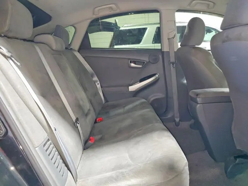 2010 TOYOTA PRIUS III  