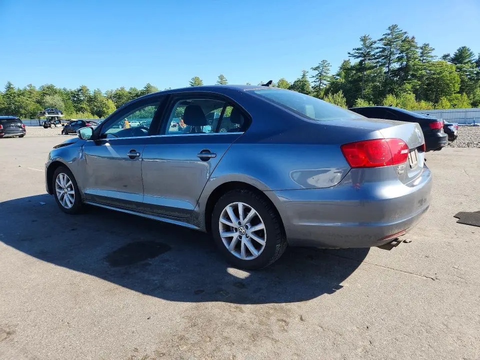 2013 VOLKSWAGEN JETTA SE  