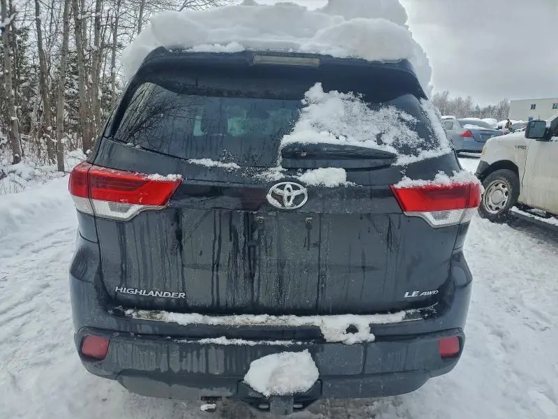 2019 TOYOTA HIGHLANDER LE  