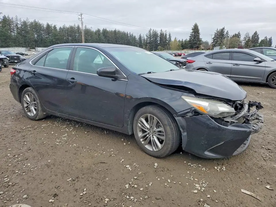 2015 TOYOTA CAMRY SE  