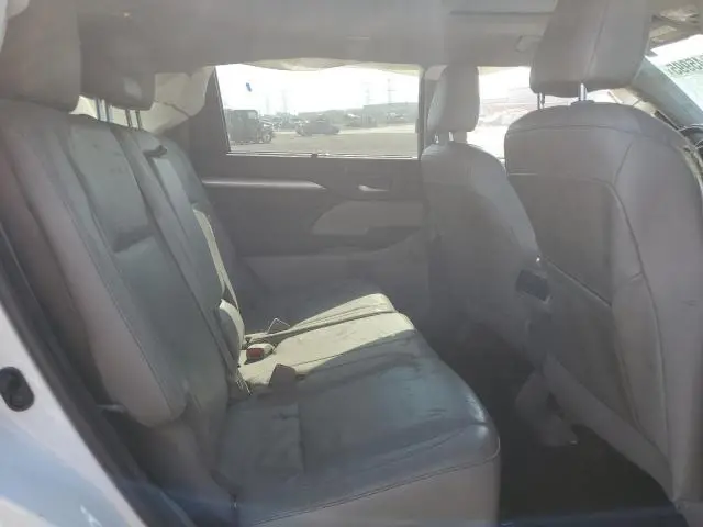 2016 TOYOTA HIGHLANDER XLE  