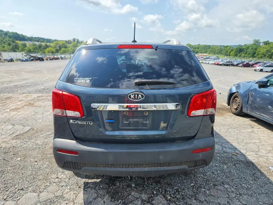2011 KIA SORENTO LX  