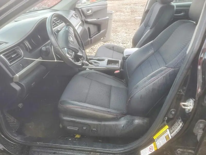 2015 TOYOTA CAMRY SE  