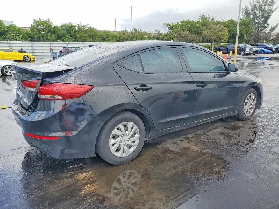 2018 HYUNDAI ELANTRA SE  