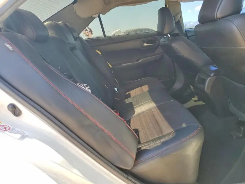 2016 TOYOTA CAMRY SE  