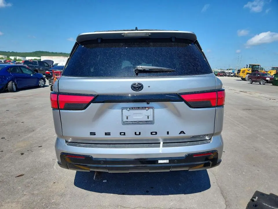 2025 TOYOTA SEQUOIA PLATINUM  