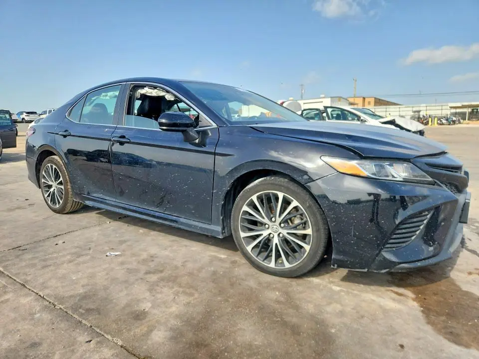 2019 TOYOTA CAMRY SE  