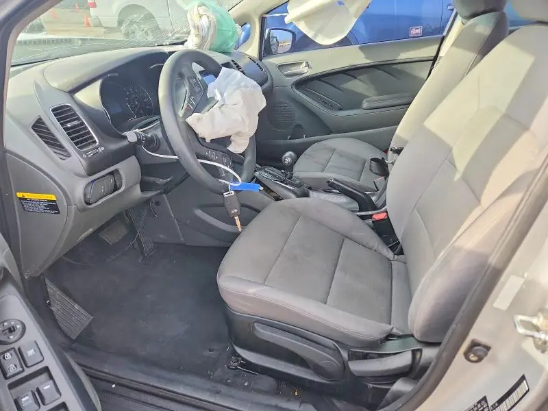 2018 KIA FORTE LX  