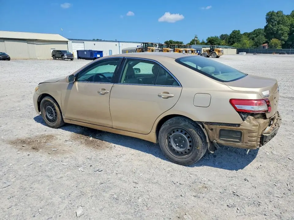 2010 TOYOTA CAMRY LE  