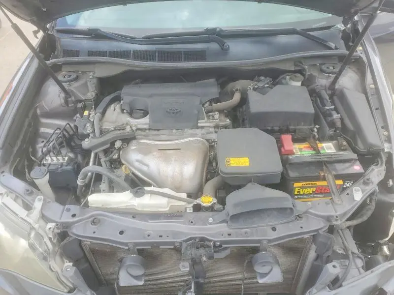 2014 TOYOTA CAMRY SE  