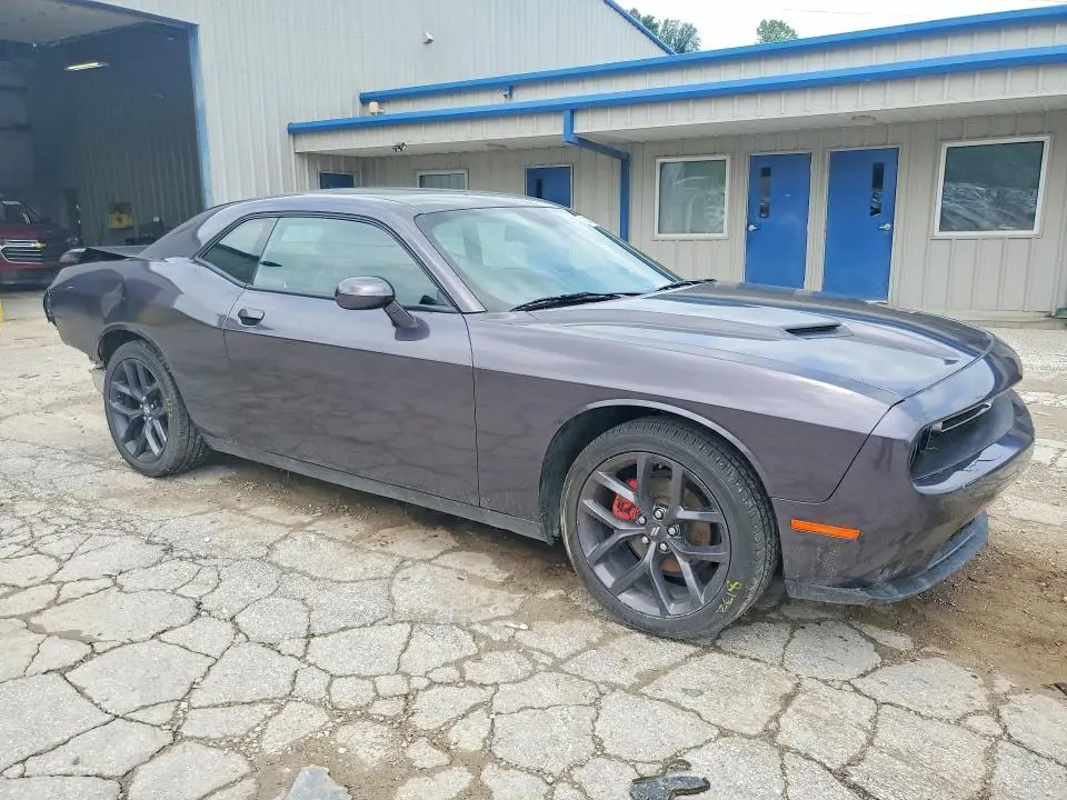 2022 DODGE CHALLENGER SXT  