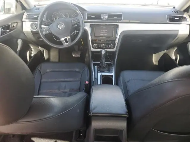 2012 VOLKSWAGEN PASSAT SE